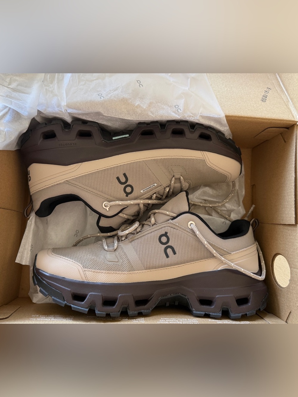 On Cloudrock Low Waterproof Women’s Hiking Shoes Cinder / Ox Size 10 NWOT